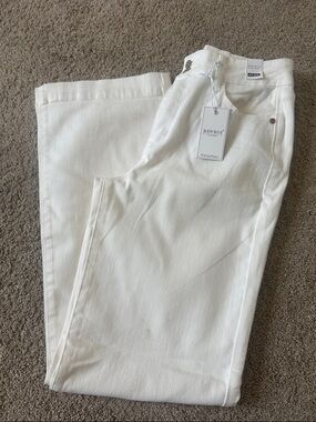 Judy Blue White Straight Leg Denim 11/30